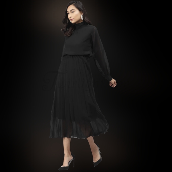 Ebony: Black Pleated Midi Dress - Picture 3 of 3